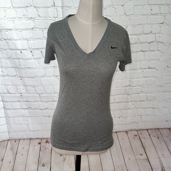 Nike Dri-Fit Light Gray Top - Picture 1 of 4